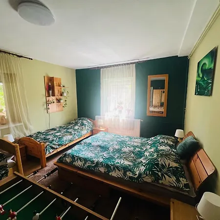 Nyaraló Arany *